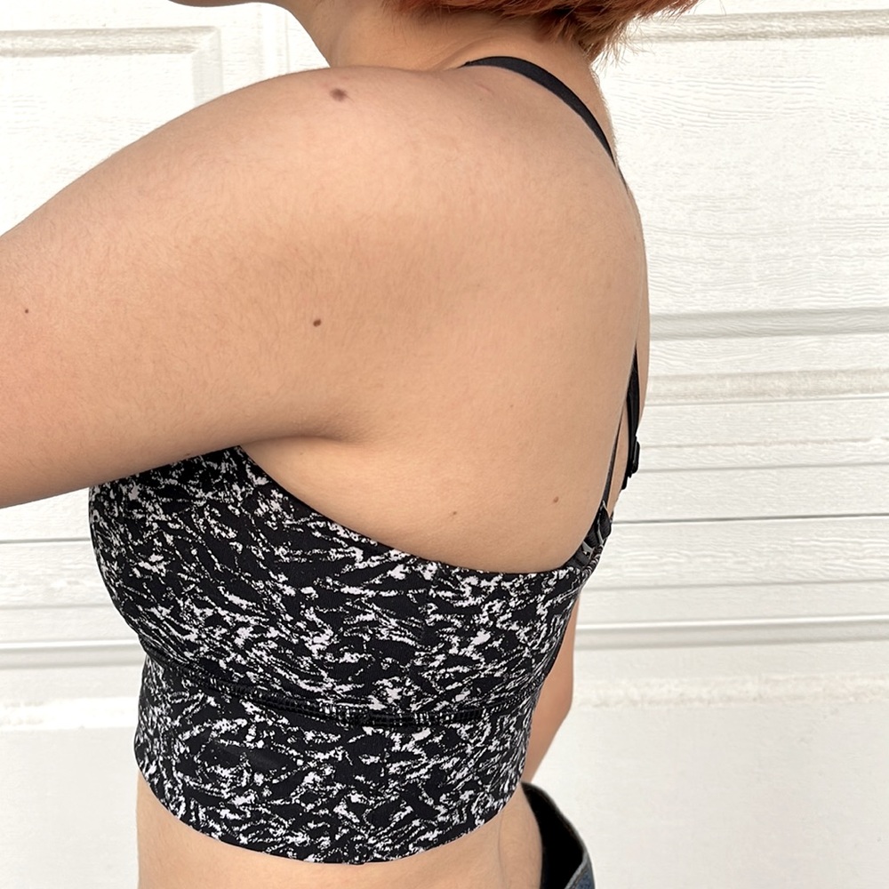 Lululemon - Picture 3 of 4